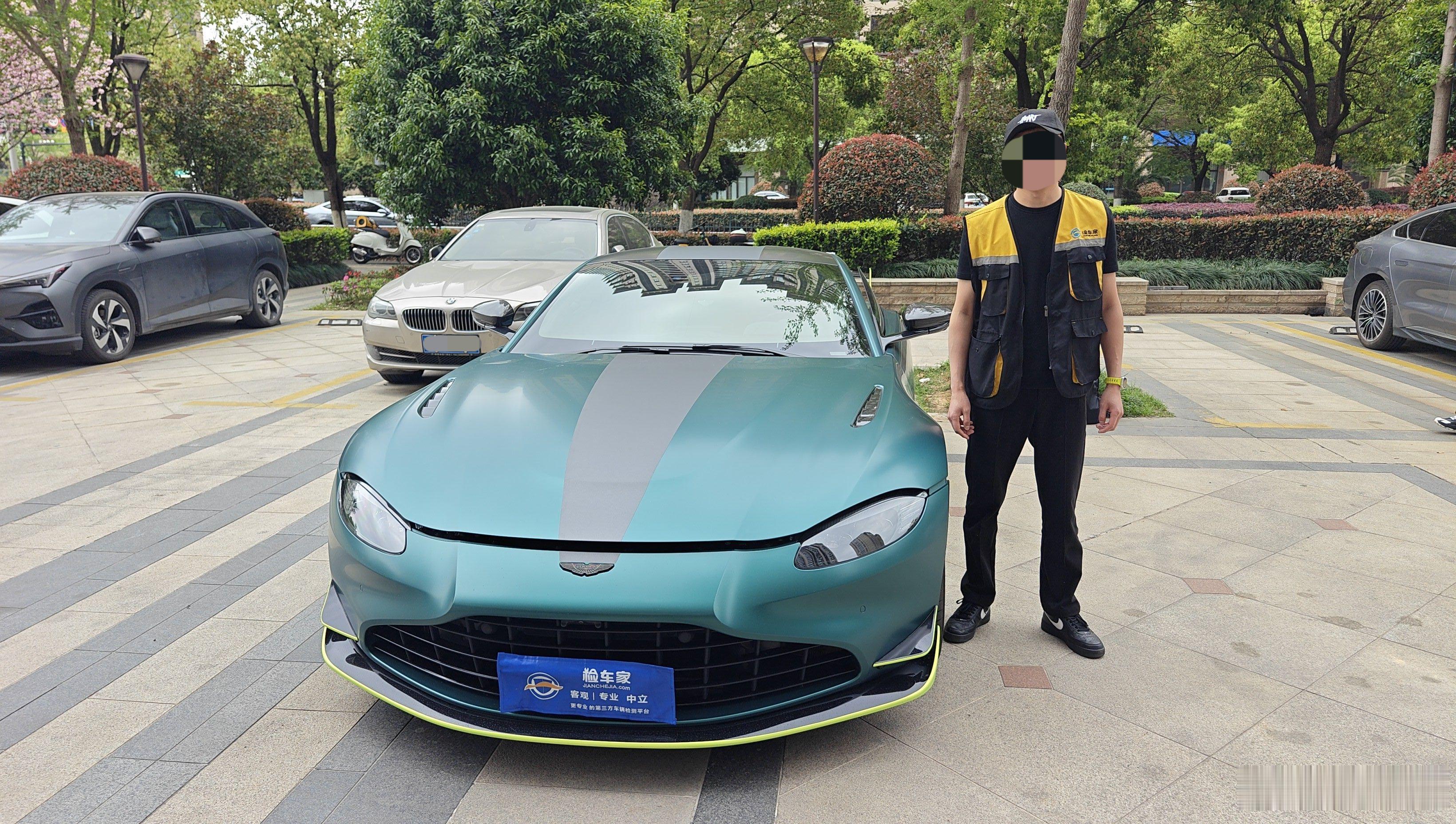 英伦优雅跑车，一个字，帅！前两天验了一台阿斯顿马丁V8Vantage，车况非常
