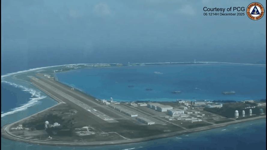 又来了，菲律宾一架巡逻机再次抵近拍摄中国渚碧岛！据菲律宾海警发言人的消息