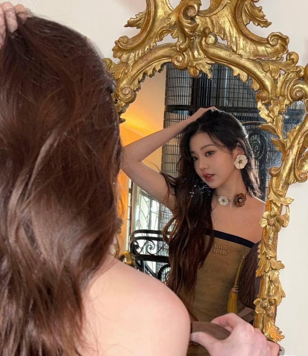 赵露思这张是在模仿张元英的风格吗？