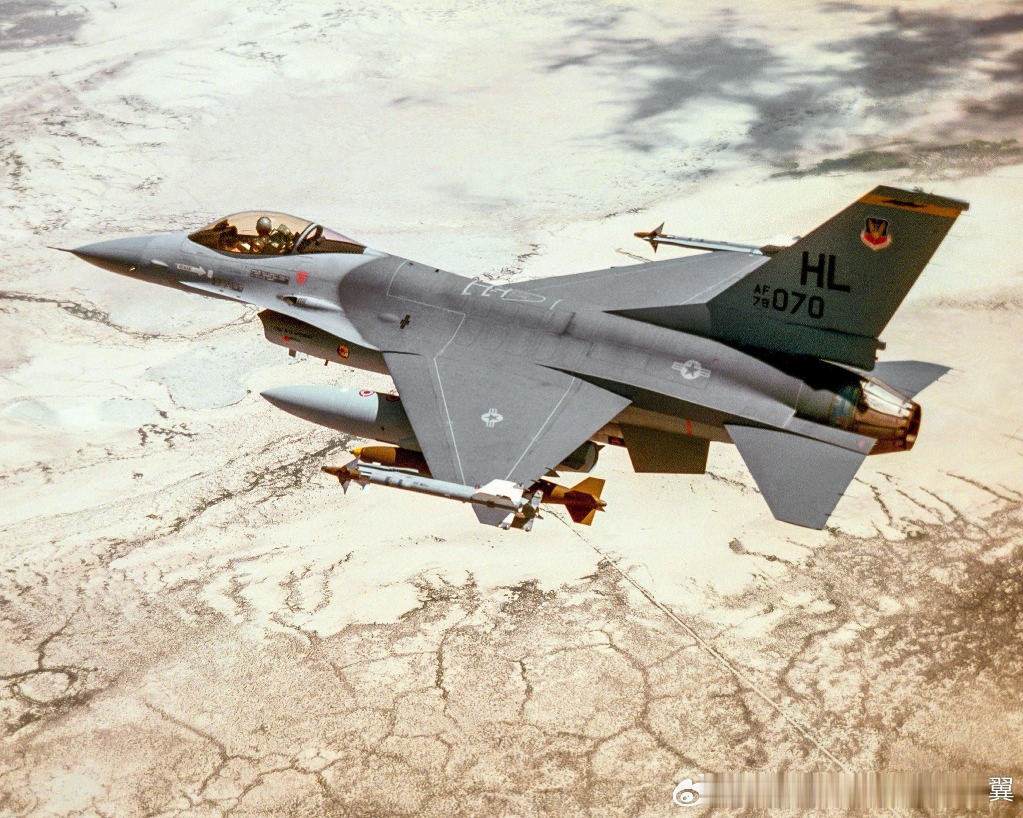 80年代的小平尾F-16A​​​