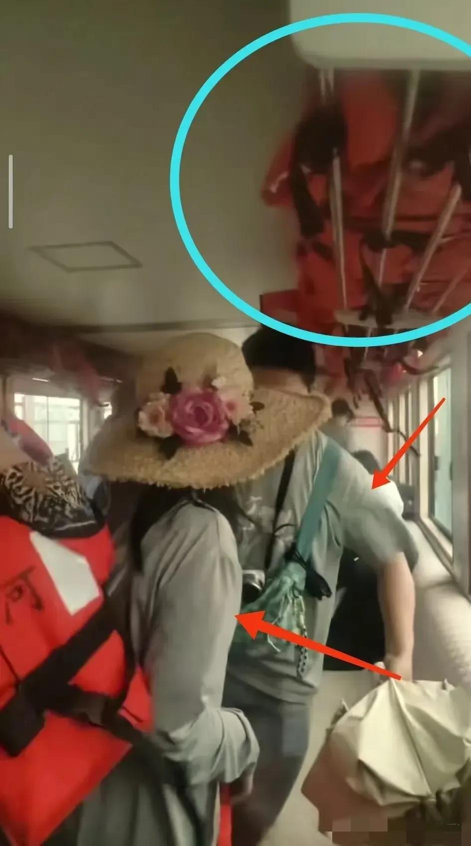 不可思议！贵州游船侧翻，当时的目击者坦言：突然的暴雨，船长高呼不要打开窗户，容易