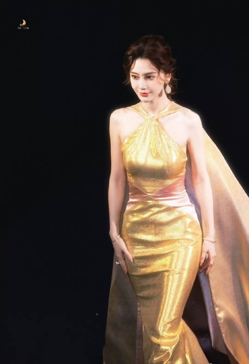 Angelababy红毯饭拍，女王归来👑这个鼻太耀眼啦angelababy