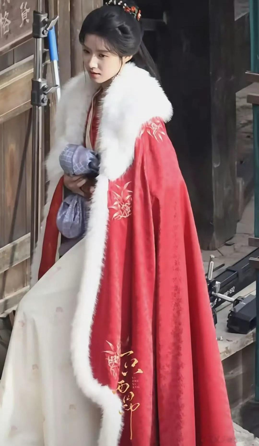 哎嘛～在拍的古偶撞造型了