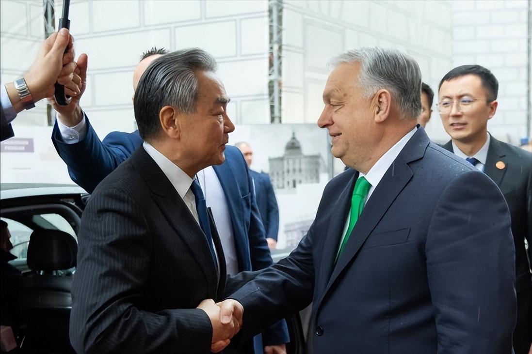 超高规格接待中国可以说，这一次中国出访匈牙利，获得了前所未有的关注！当地时