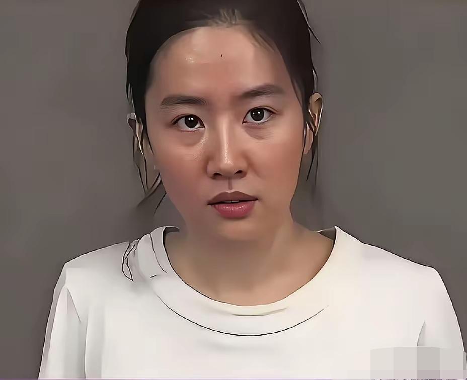 素颜和农村人也没什么区别，没化妆你还能认出来吗？