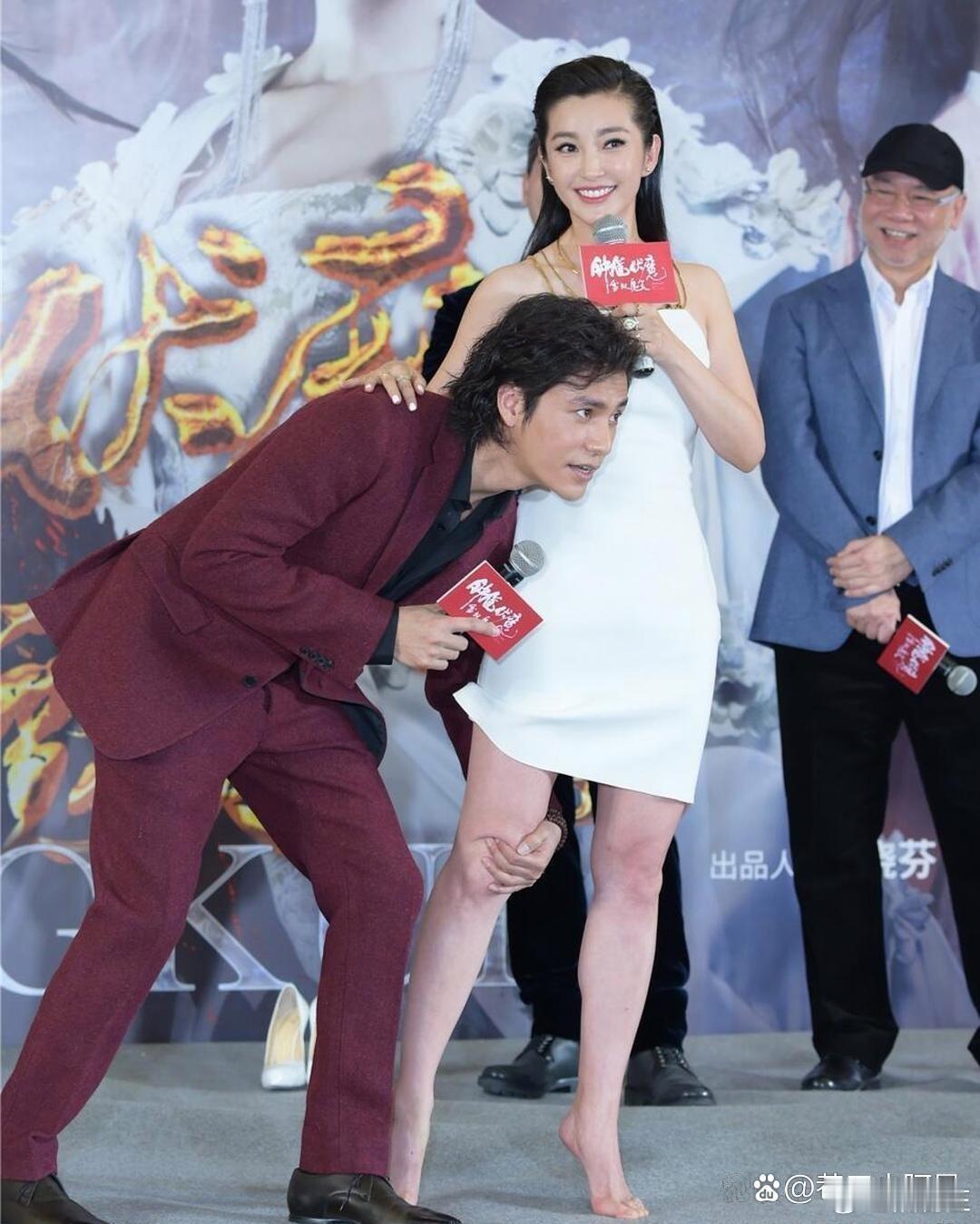 李冰冰这双腿，大伙说说，算粗还是算细？​​​