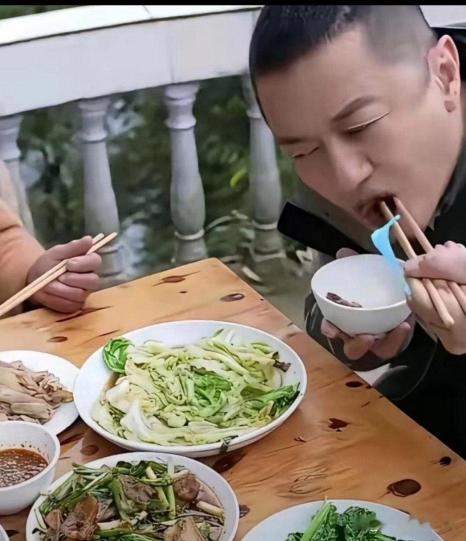 没想到李亚鹏吃得这么清淡，养生感拉满。