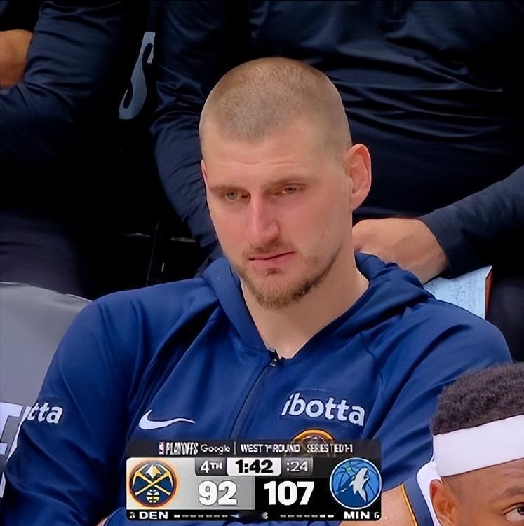 输麻了，约基奇面露苦色！G3，约基奇26中7，三分10中2，罚球11中11，