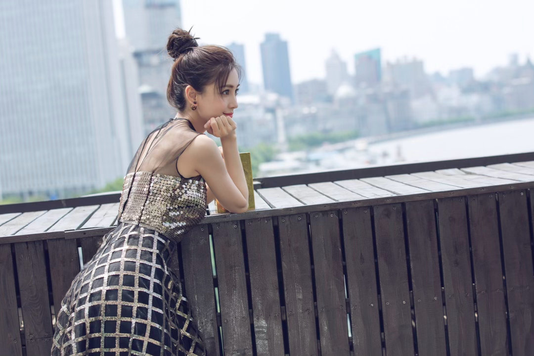 angelababy杨颖甜俏又贵气，这样的谁不爱呀