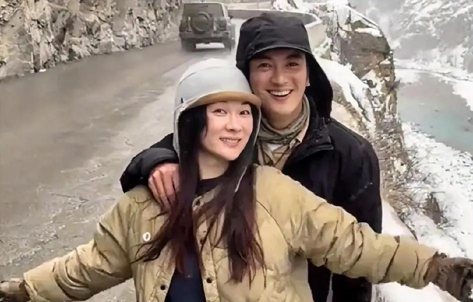 瞧这霍思燕这一系列神操作杜江是怎么敢放心让她独自自驾拉萨的。霍思燕在开车过