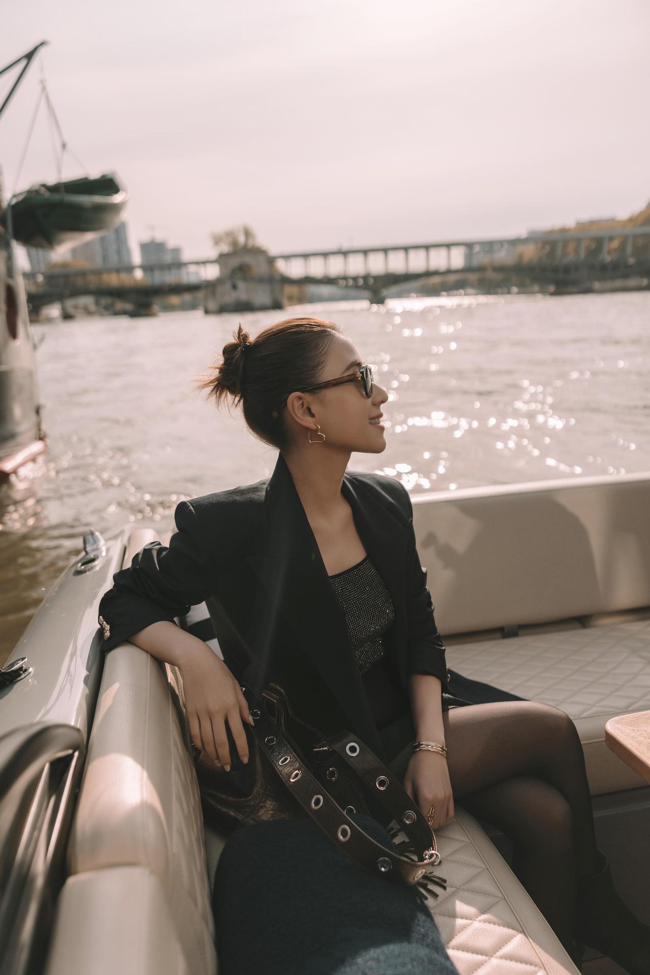 何超莲日常出行搭尊界S800,低调诠释什么叫“精致感拉满”何超莲在澳门的日常片