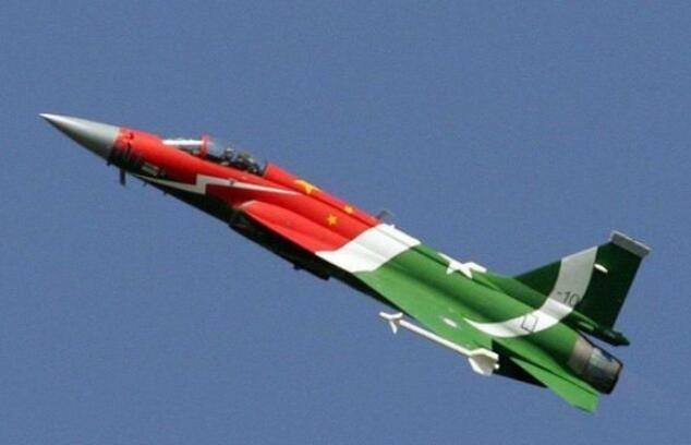 歼10C冲锋陷阵、大败阵风战斗机，结果让枭龙战机捡了个大便宜。早在去年10月1