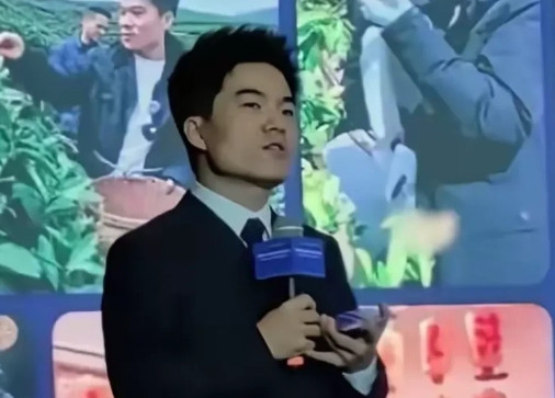 中国网络文明大会第二天居然有惊喜！董宇辉跨界客串主持人啦！印象里他在直播间