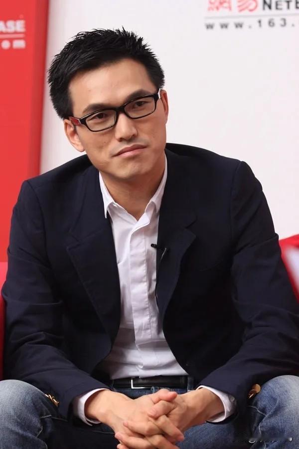 湖北小镇金融男，生吞王健林300亿当红利潮水褪去，裸泳的人被后浪狠狠拍上影视