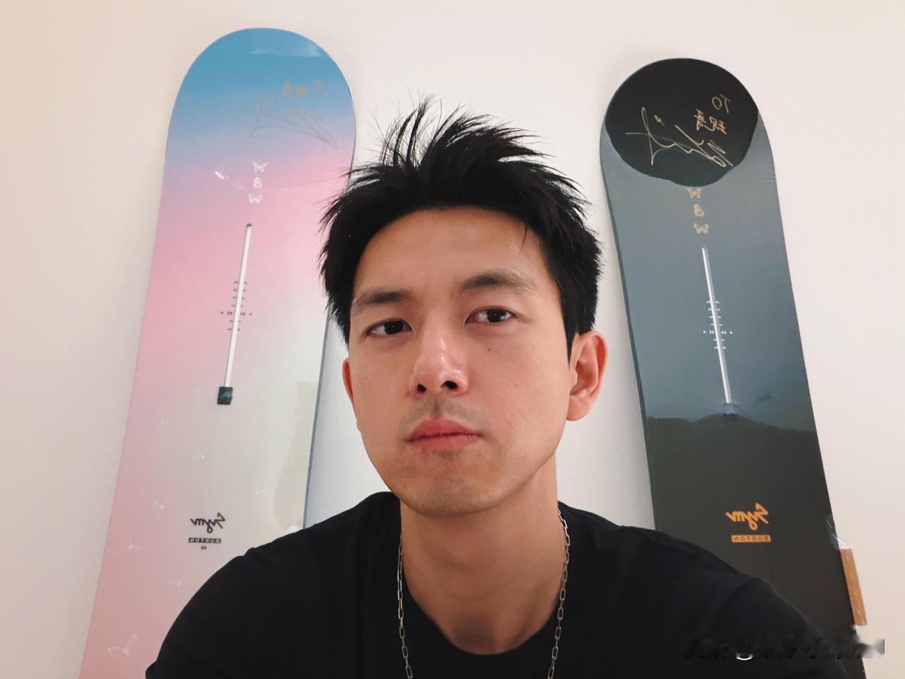 ，年后要忙起来啦。李现太喜欢李现搞怪的文案，但真诚的发问又那么可爱​​​，