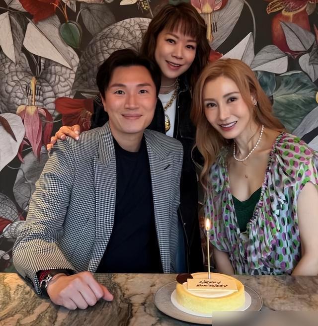 李嘉欣56岁生日照引争议，豪宅里养几盆绿植，为何比名牌包更显贵气