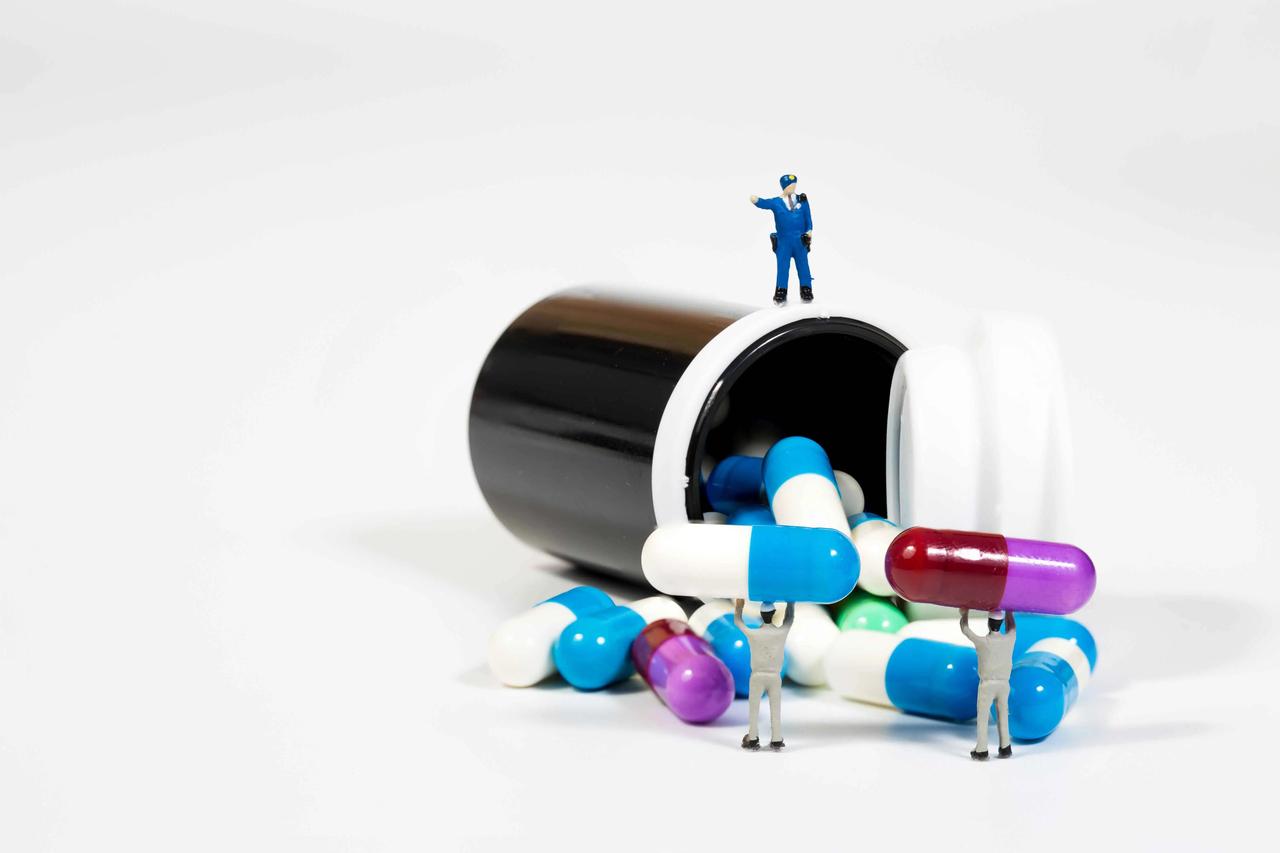 大爷血压一直140，医生却说暂不吃药？老年高血压的知识你知道吗血压140到底