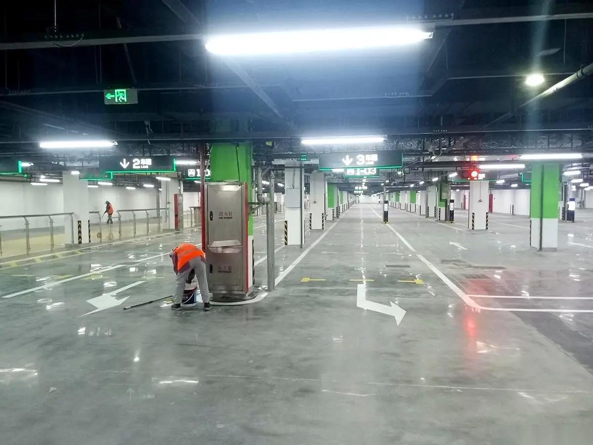 青岛北站地下换乘通道终于通了！再也不用拖着行李箱在风雨里狂奔，这才是城市该有的温