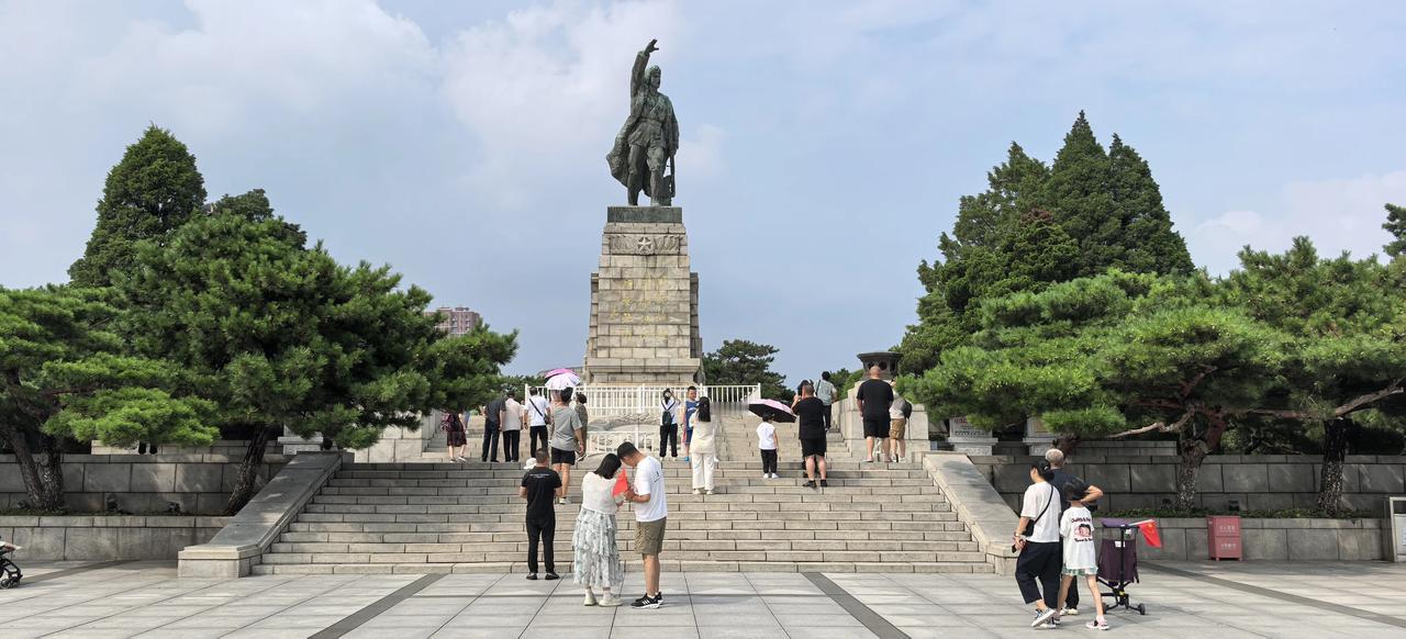 辽沈战役纪念馆，爱国主义教育之旅！内容丰富，参观免费，停车场很大很方便，游客很多