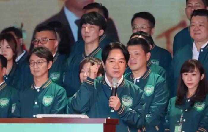 台湾要哭了，因为据郭正亮透露，美国在对台关税谈判中，要台湾投资美国半导体行业9兆