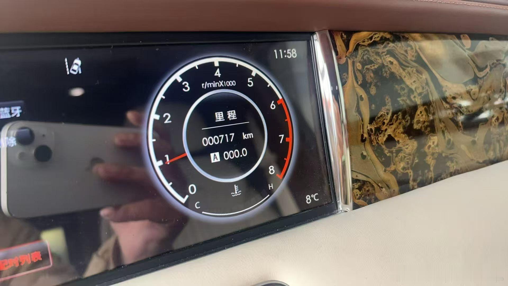 红旗L5排量6.0限量版，25年12月上牌，行驶700公里，准新车