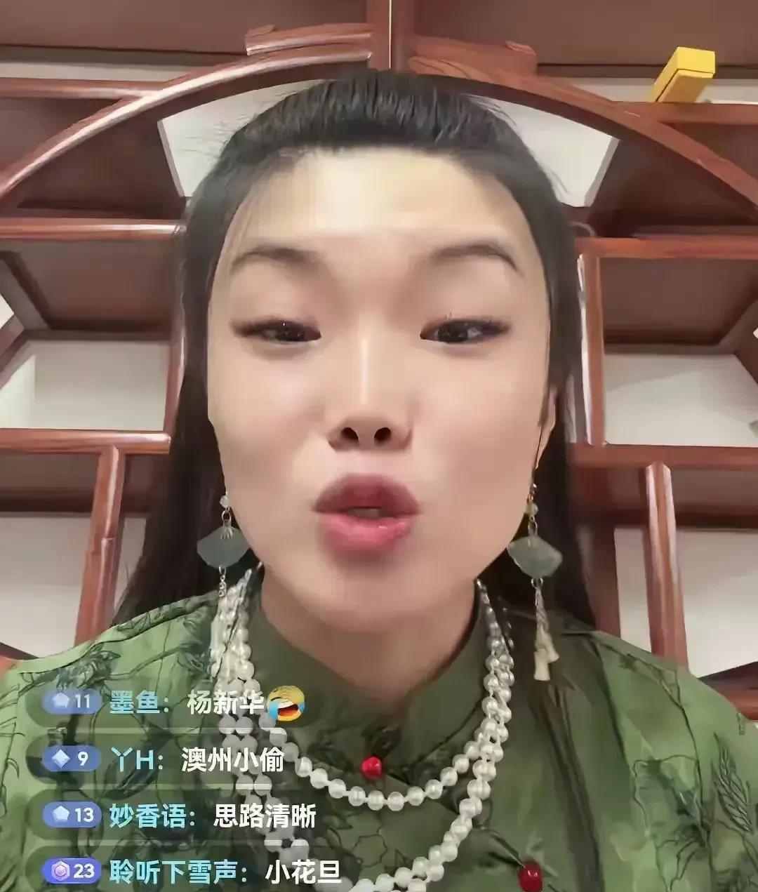 看着郭德纲挣钱，这群所谓的“说相声的”，急得上蹿下跳，在直播间各种怒骂，有本事自