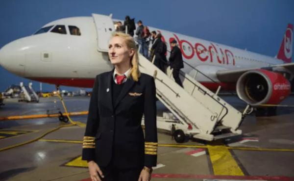 一位德国空姐说，“希望我们的航班不要去中国，不然我就辞职。”这位德国空姐，因