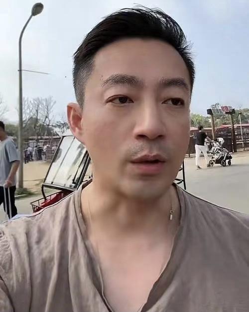 汪小菲这个人很奇怪，每次大S家有点事他都会跳出来，这次小S在金钟奖后台采
