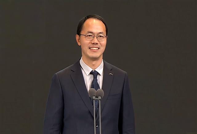 看到北大袁新意教授拿到700万大奖的消息，我真的被震撼到了这位45岁的湖