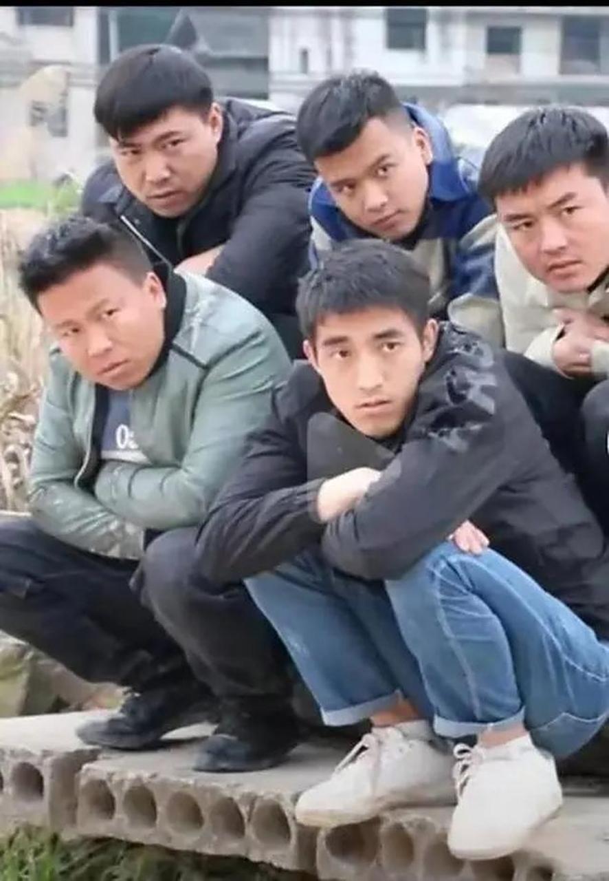 一个500人的村子，竟藏着30多个‘永久牌’光棍！这不是人口普查数据，而是一场正