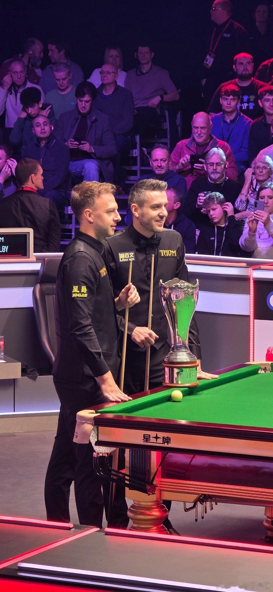 恭喜马克·塞尔比10-8战胜贾德·特鲁姆普，夺得2025斯诺克英锦赛冠军！