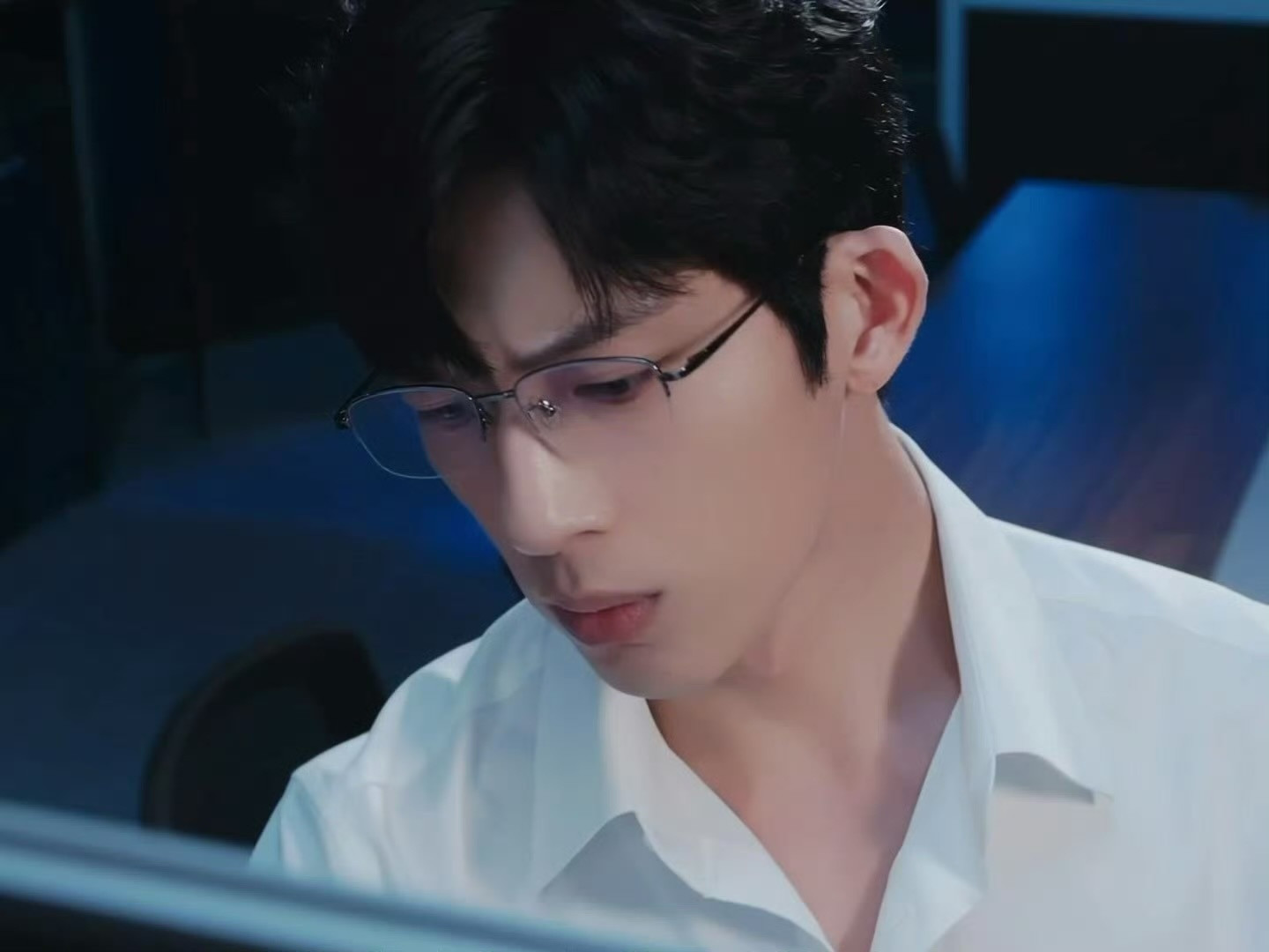 井柏然迎来最佳品鉴期井柏然懂得做下位才能当上位近期最上头的《钢铁森林》有人追了没