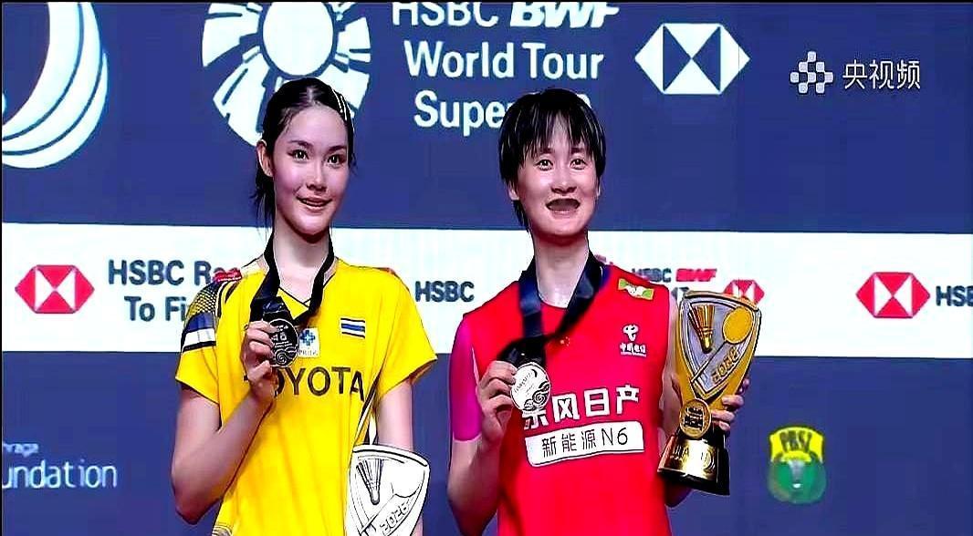 陈雨菲拿了个冠军，印尼大师赛的。但这比赛，咋说呢，安洗莹、山口茜这些顶尖高
