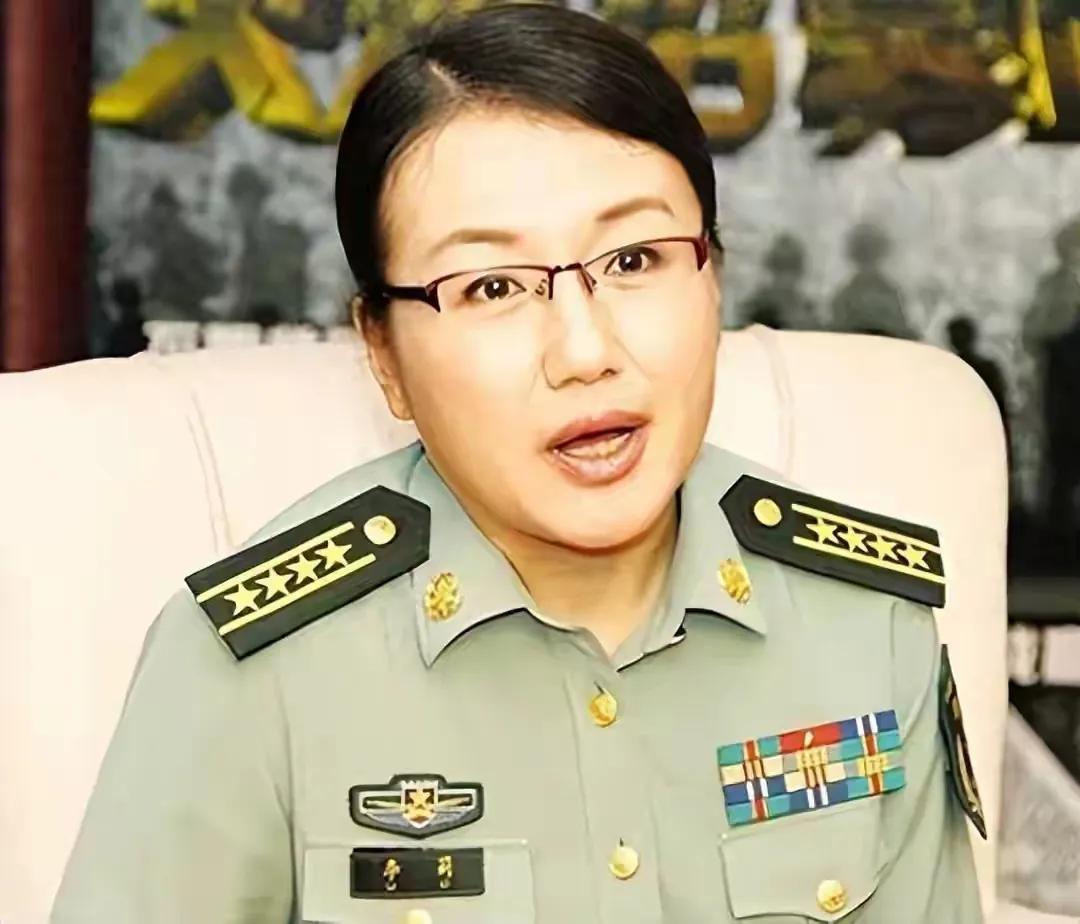 很多人批评过李莉，但我对李莉却很佩服，她才是真正的军事专家！很多事情