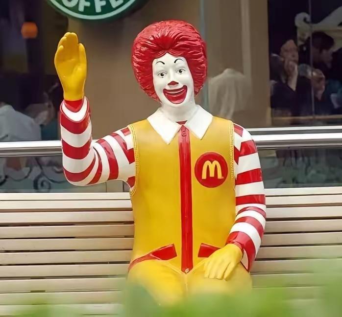 为什么现在没人提“外资撤离”“工业转移”“越印崛起”了？我说个案例大家就懂了！麦