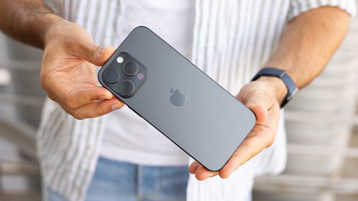 过去10年iPhone中国市场销量（Canalys）2015年：5838万2