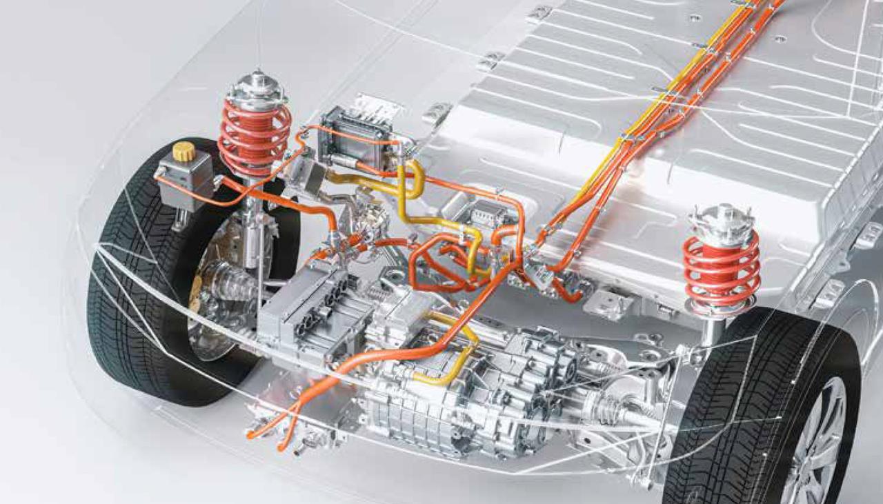 很多人不理解电力对科技制造的意义。我举几个例子，10年前，日本汽车技术全球领