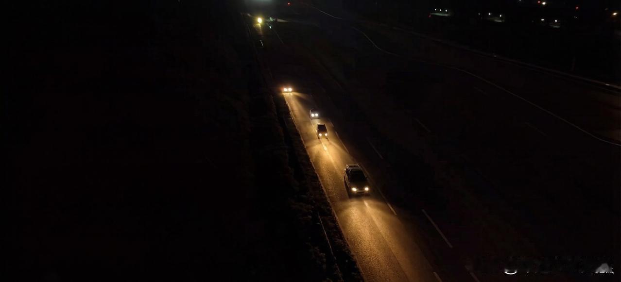 夜幕下的新发现，我军单兵防空对空观察警戒装备升级了近日，中部战区陆军83集团