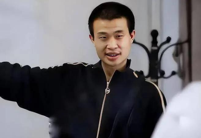 韦神的家人们求求你们收手吧不要再把韦神拉出来营销了让他安安静静的去做他自己