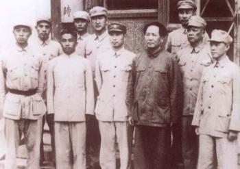 张爱萍当国防部长时，比彭德怀还硬，全球可能只有五个人降得住他！彭老总的硬，是“
