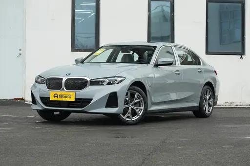 这一代宝马i3，终于不像在“交作业”了 以前聊宝马电车，我总觉得有点别扭。不