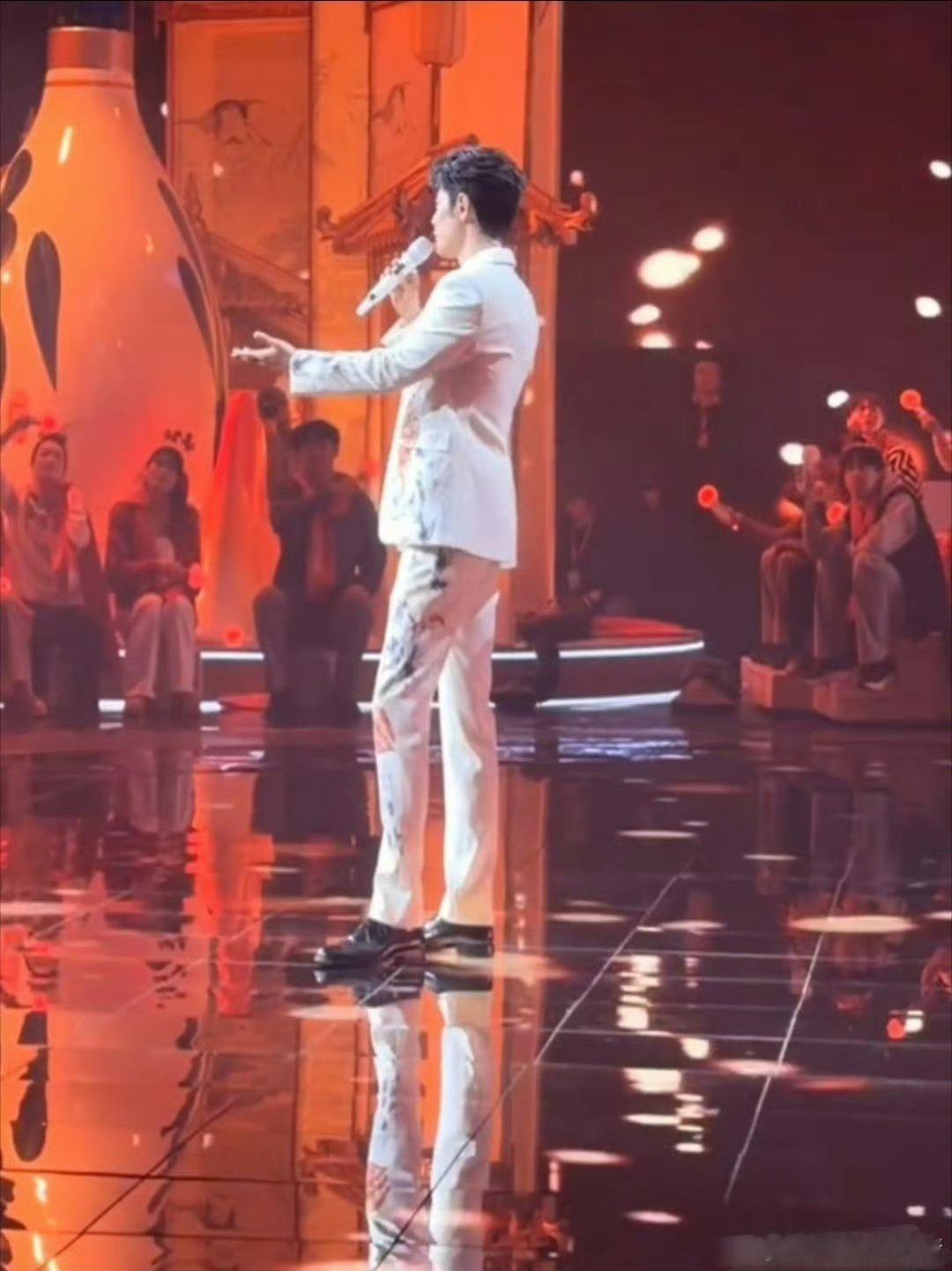 这身材，这身段，这玉树临风，真实存在的吗？