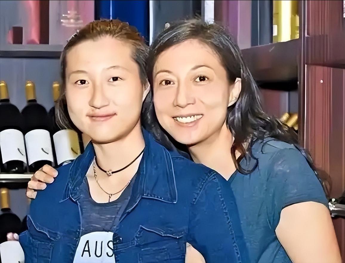 成龙，连夜冲上热搜！72岁成龙私生女风波真相大白，吴绮莉终于说出实话。7月1
