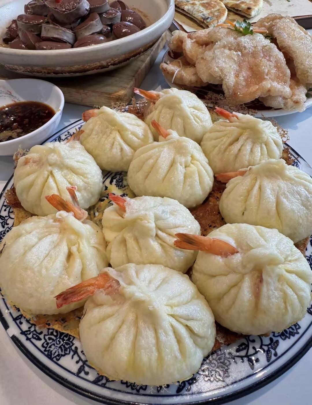 大家能看出这是哪里的美食吗？我看着有点像东北的！