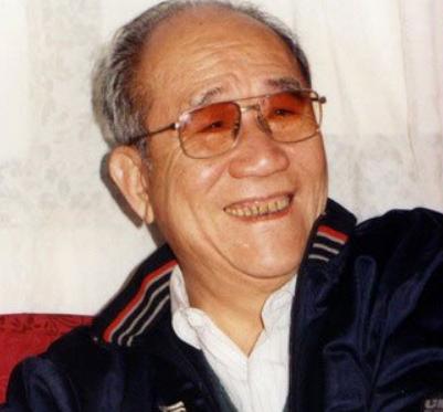 1950年，一夫一妻制实施，侯宝林不得不面对三个妻子的眼泪，最终选择留下最年轻的