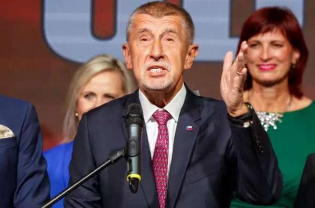 捷克大选一出结果全欧洲都傻了眼，之前还哐哐给乌克兰送炮弹的“援乌老大哥”，一夜之