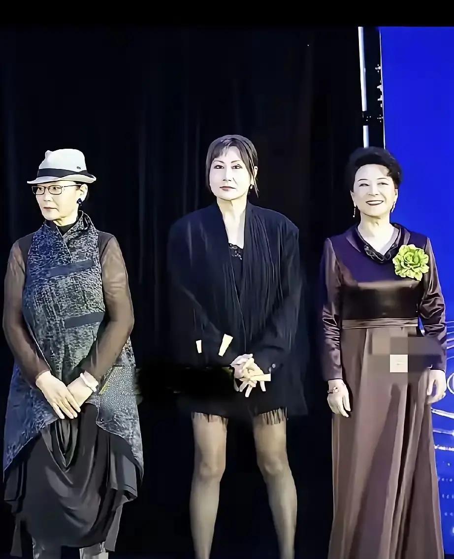 接代言接到法庭上，张凯丽这张“国民母亲”的脸，快被足力健磨穿了。去年庭审现