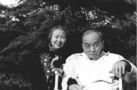 1949年3月范纪曼被捕，狱中他拒不承认自己的身份，毛人凤下令死刑，临刑前一夜，