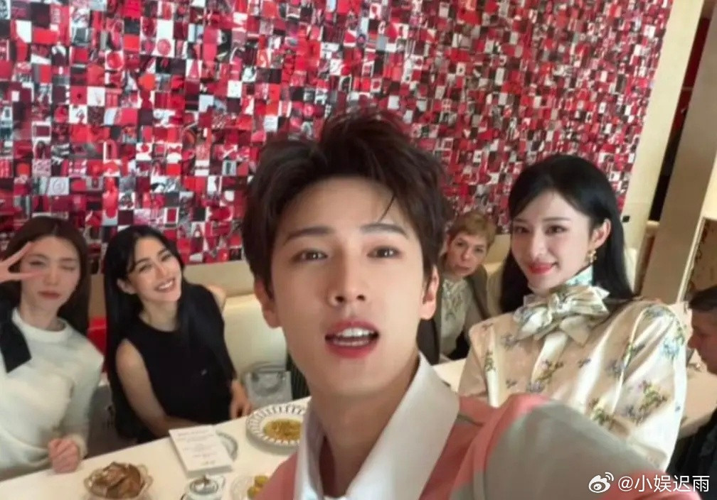 王楚然的鼻子就是传说中鹰钩鼻吗？也太挑角度了