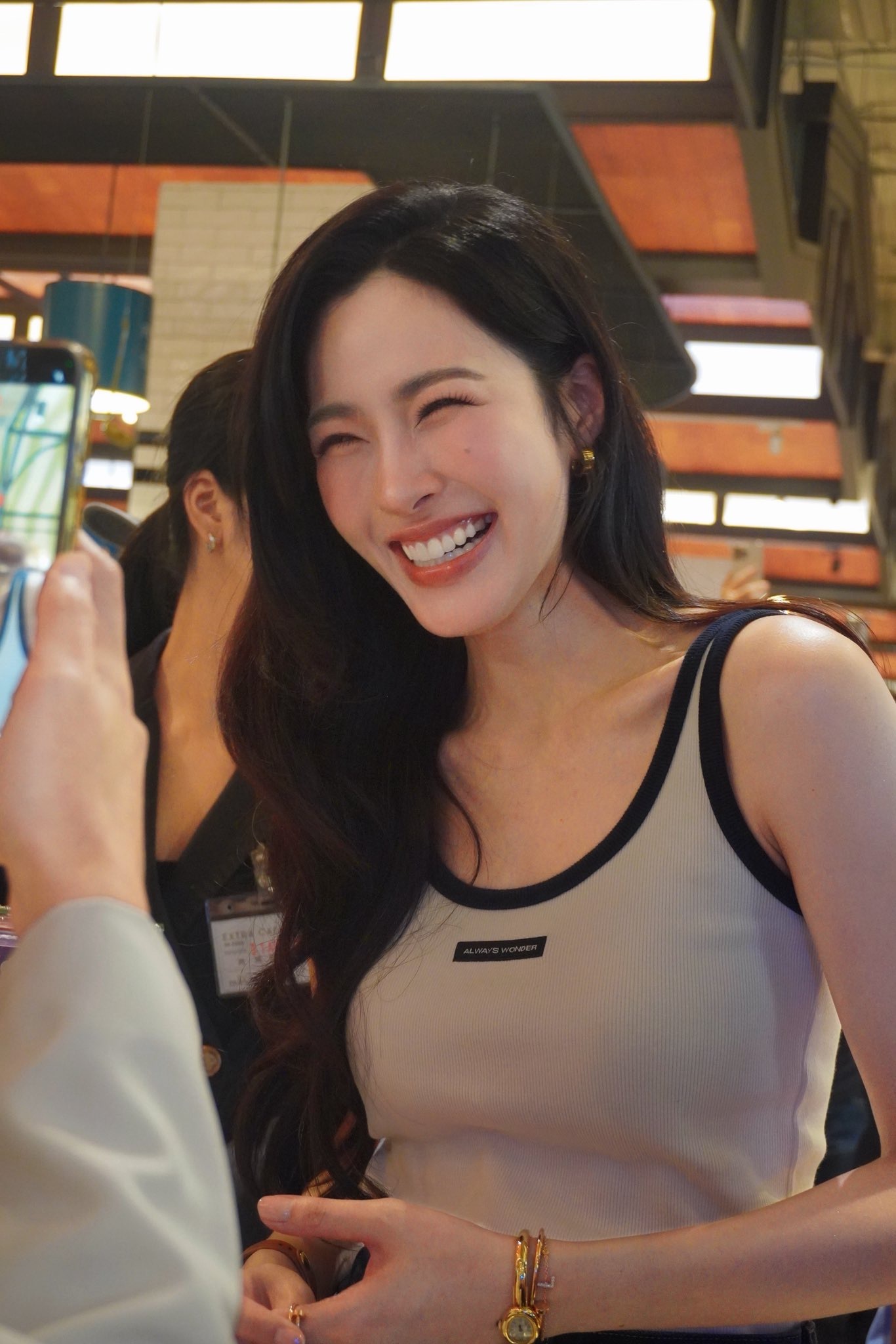 笑眼弯弯的欧尼